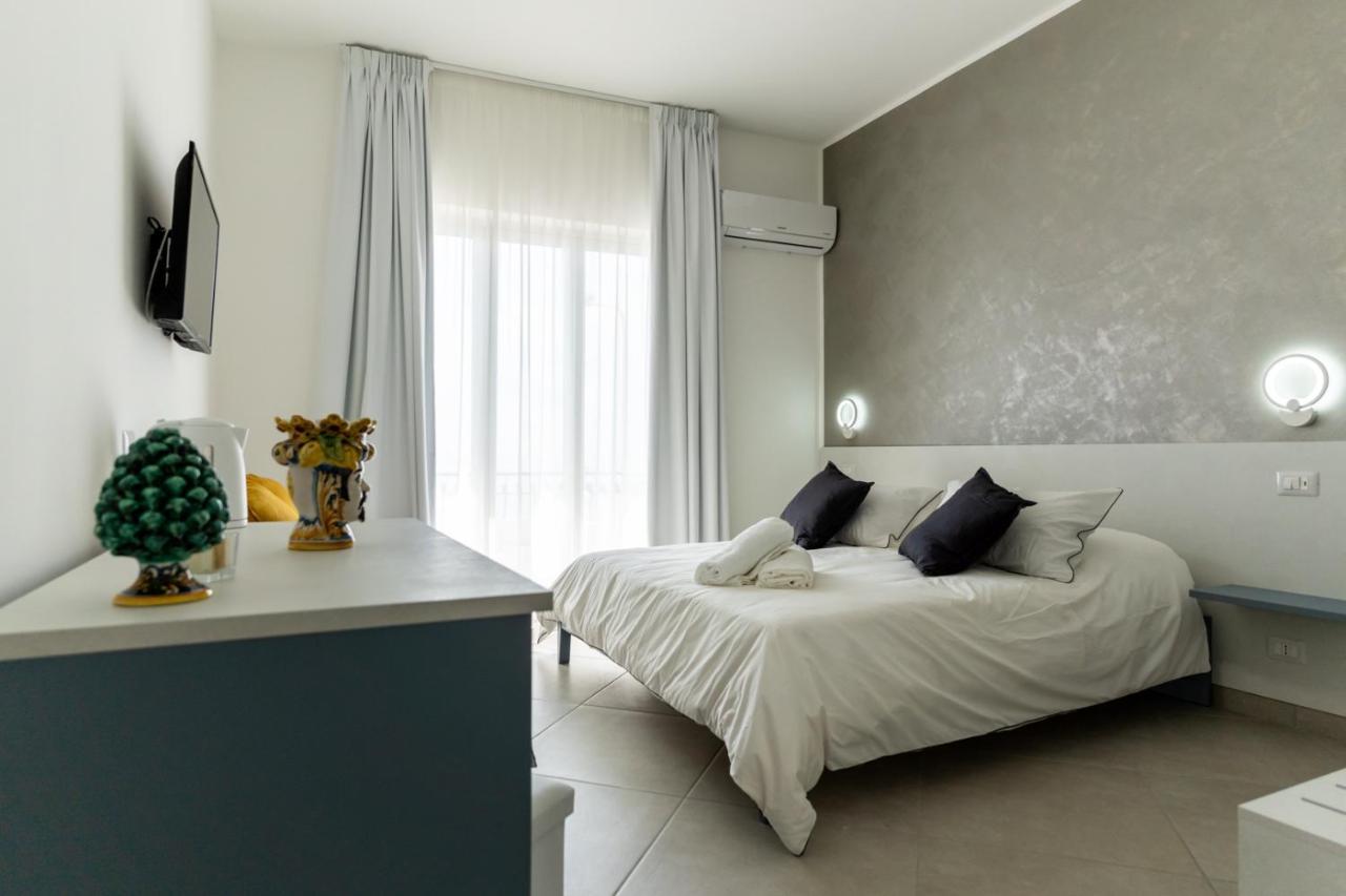Teddu B&B Giardini Naxos Eksteriør billede