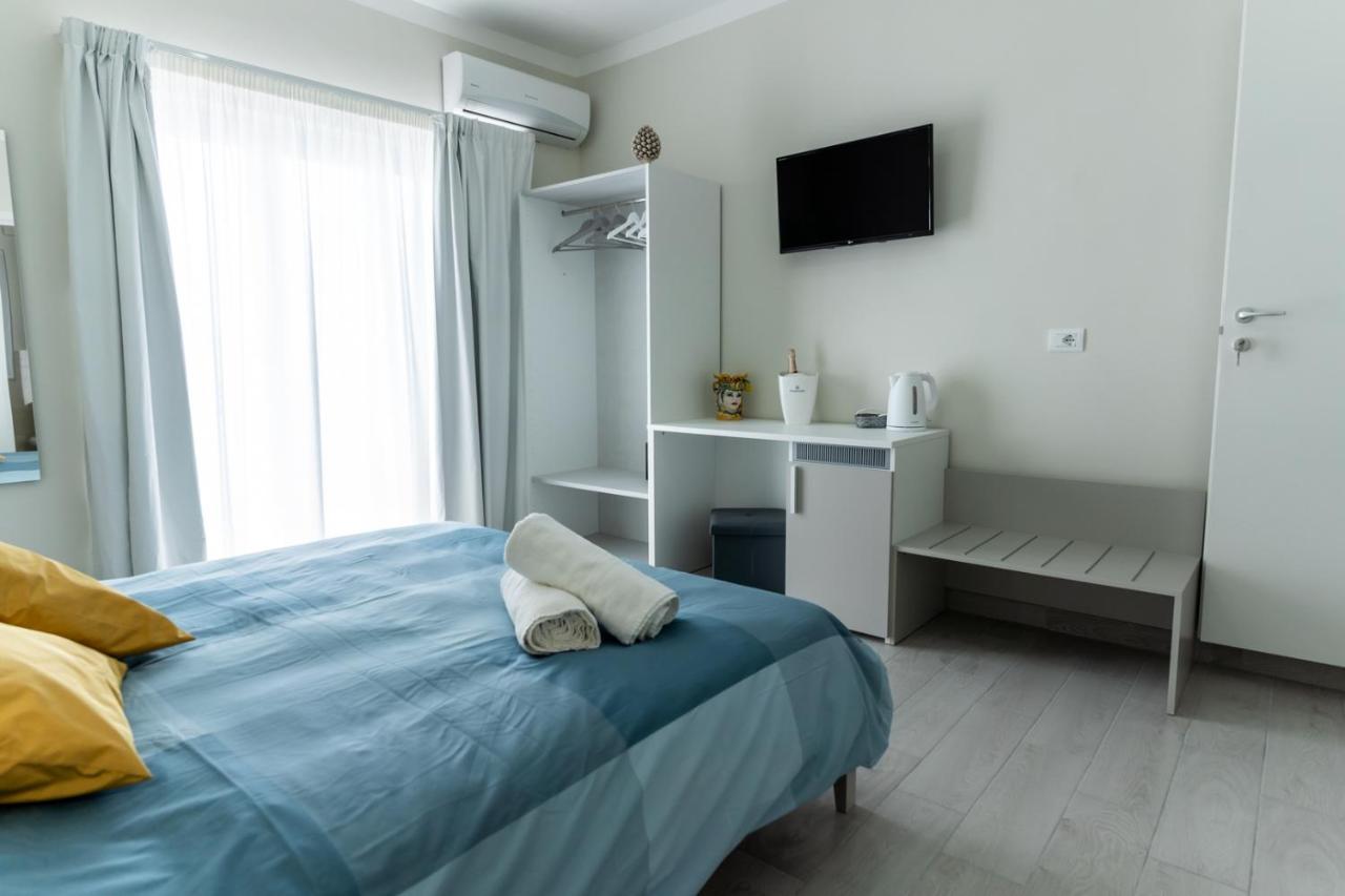Teddu B&B Giardini Naxos Eksteriør billede