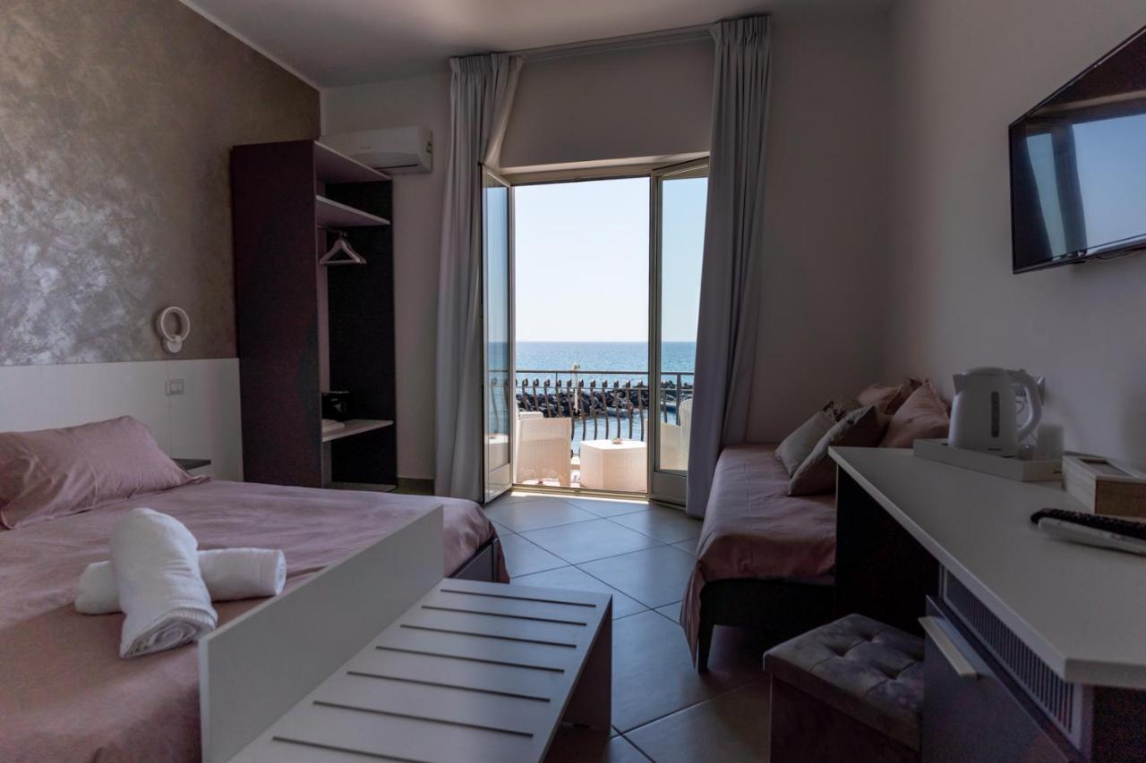 Teddu B&B Giardini Naxos Eksteriør billede